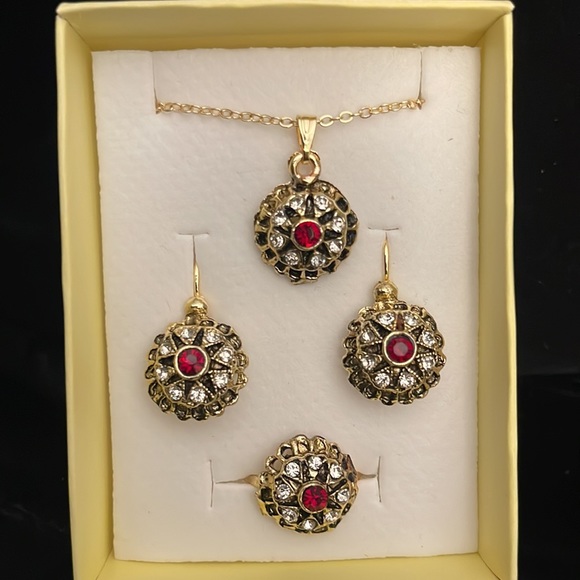 Necklace Set - Picture 2 of 2